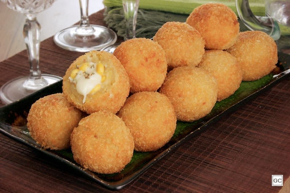 Bolinhos de Queijo com Milho